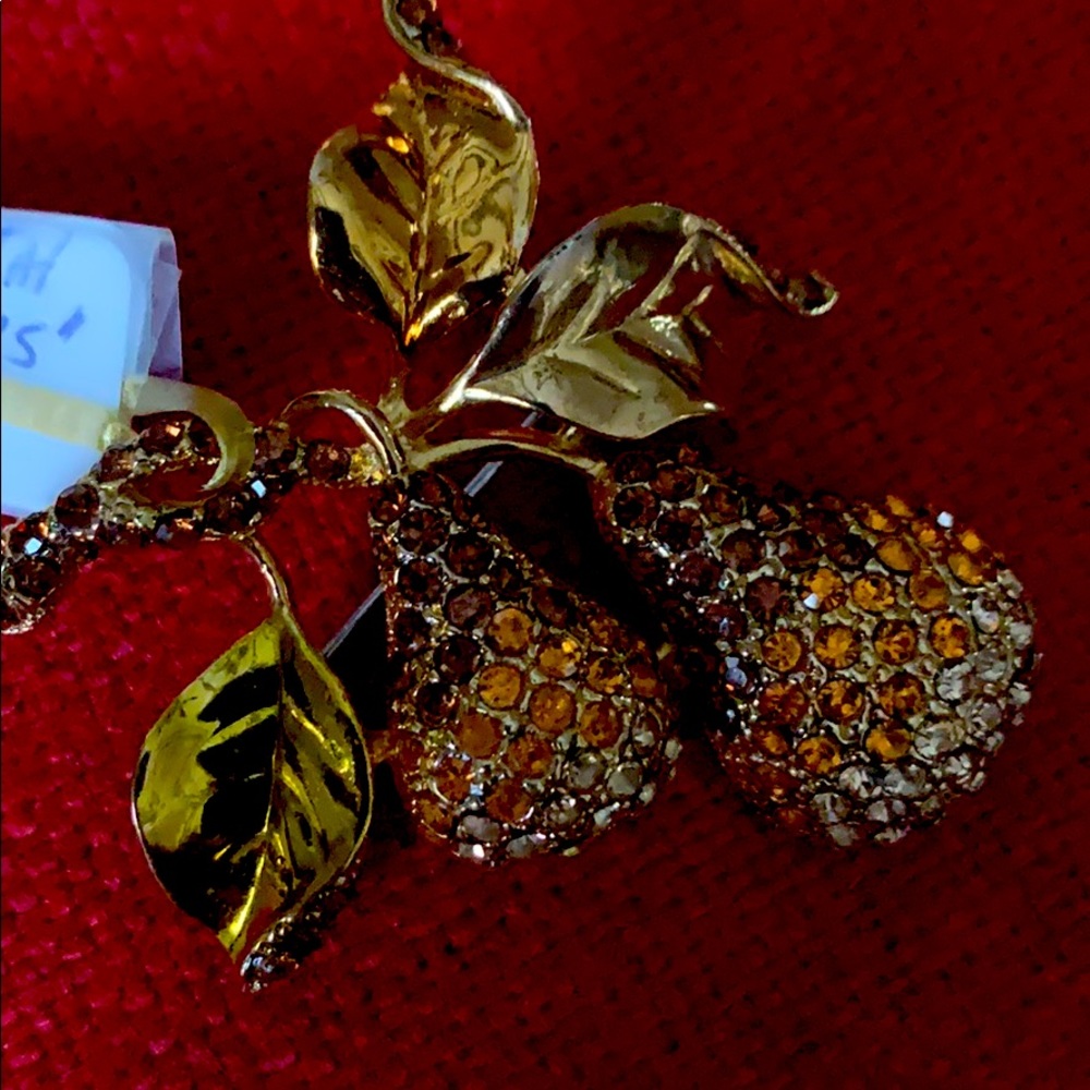 Crystal pin